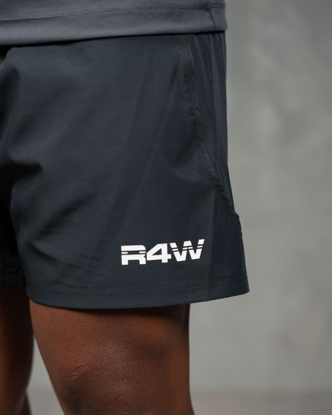 R4W MOTION SHORTS CHARCOAL