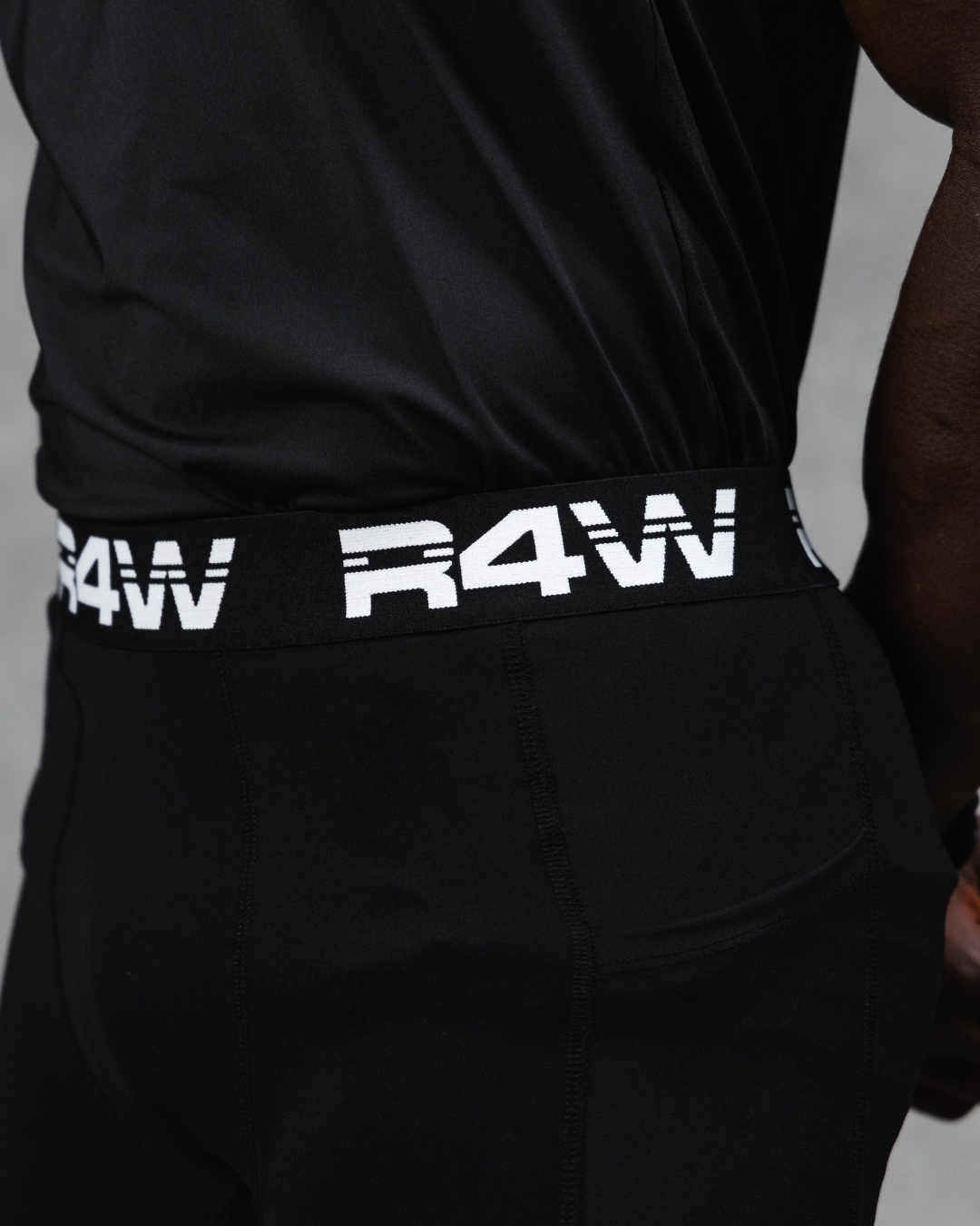 R4W COMPRESSION SHORTS BLACK