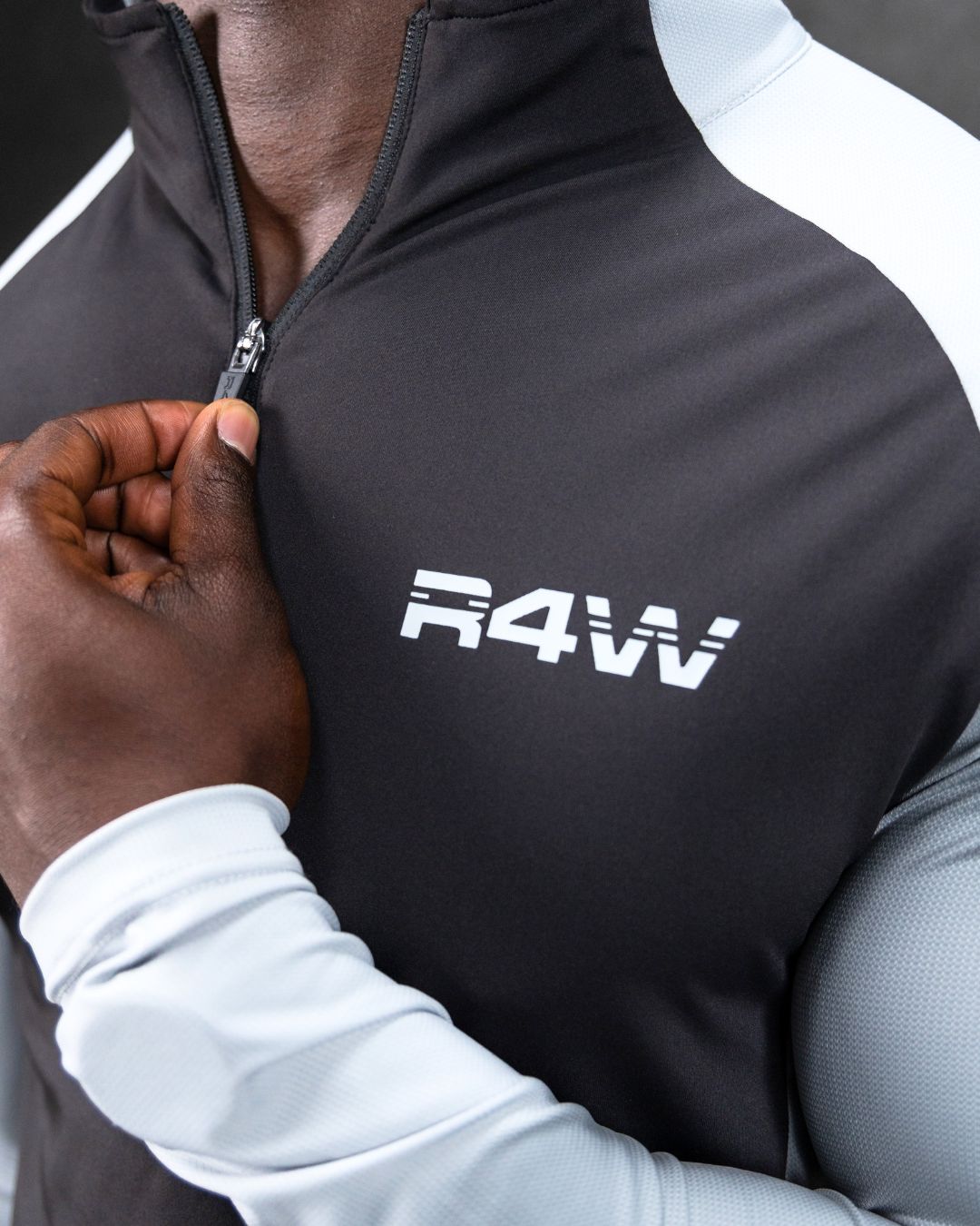 R4W HYBRID QUARTER ZIP BLACK/GREY