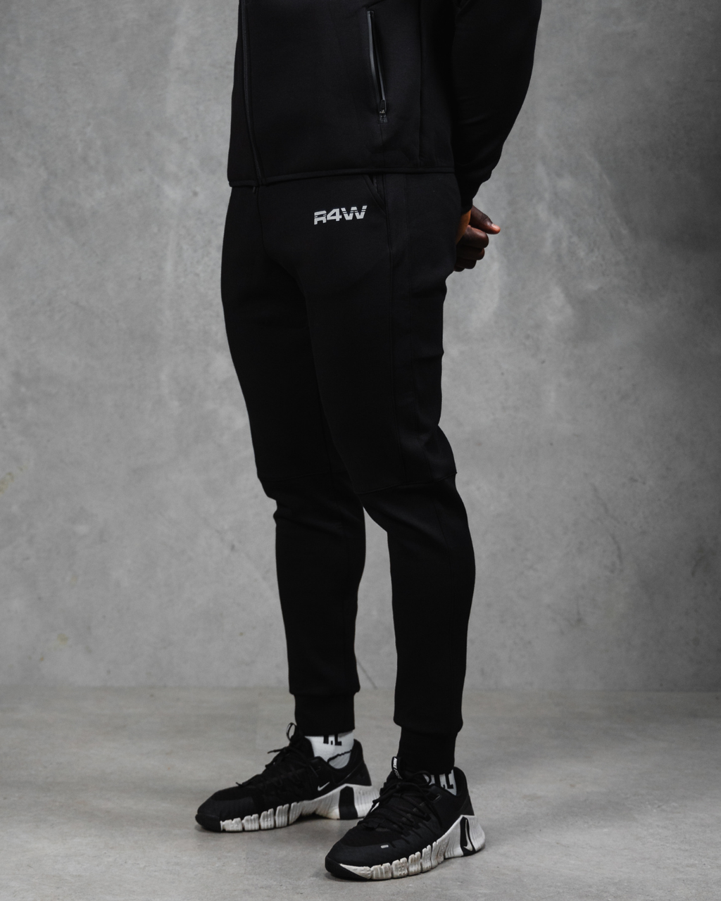 R4W TECH FLEECE TRACKPANTS BLACK