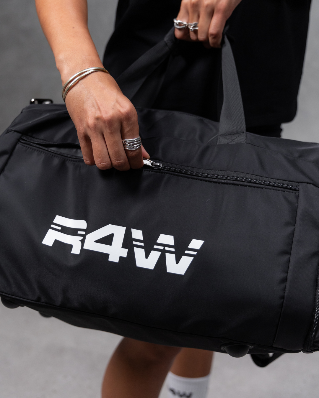 R4W LIMITLESS DUFFLE BAG BLACK