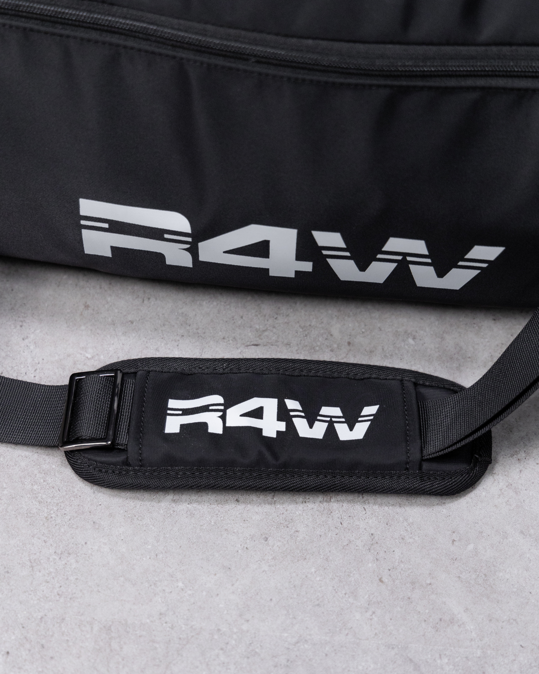 R4W LIMITLESS DUFFLE BAG BLACK