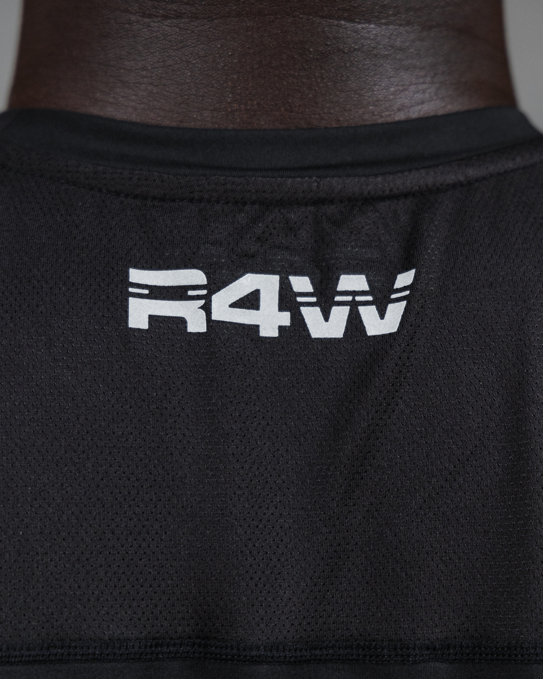 R4W ESSENTIALS ACTIVE TEE BLACK